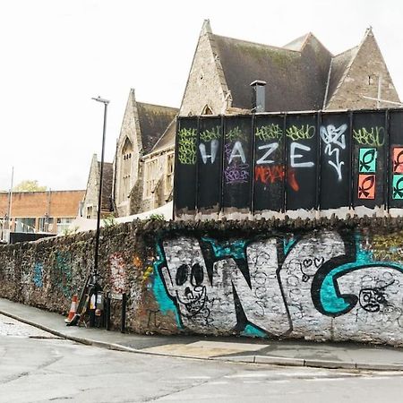 Carmen Eco-Pod / Treehouse, Close To Cabot Circus Bristol Exterior photo
