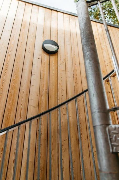 Carmen Eco-Pod / Treehouse, Close To Cabot Circus Bristol Exterior photo