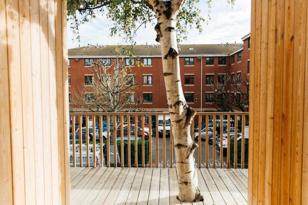 Carmen Eco-Pod / Treehouse, Close To Cabot Circus Bristol Exterior photo